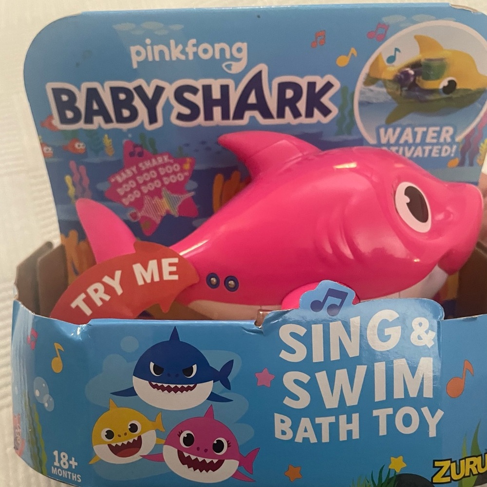 Pinkfong Baby Shark Sing & Swim Bath Toy - Pink NEW - Picture 4 of 4